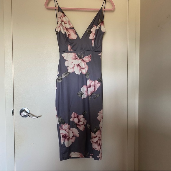 Floral dress lowback - Picture 1 of 3
